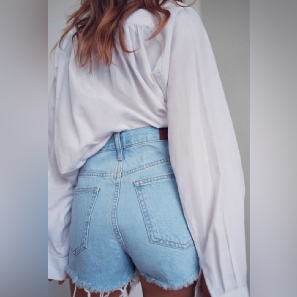BDG Girlfriend High-Waisted Denim Short